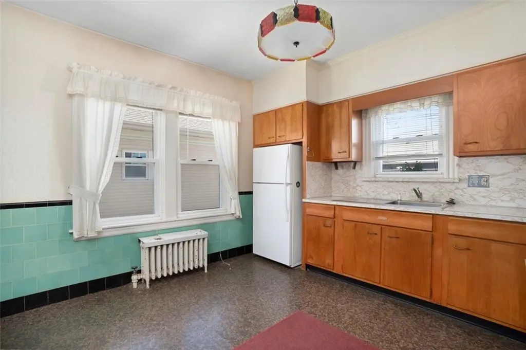 89 Burnside Street Cranston RI 02910