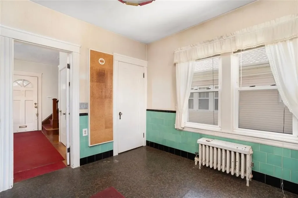 89 Burnside Street Cranston RI 02910