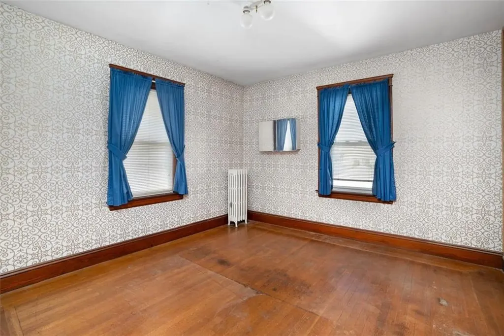 89 Burnside Street Cranston RI 02910