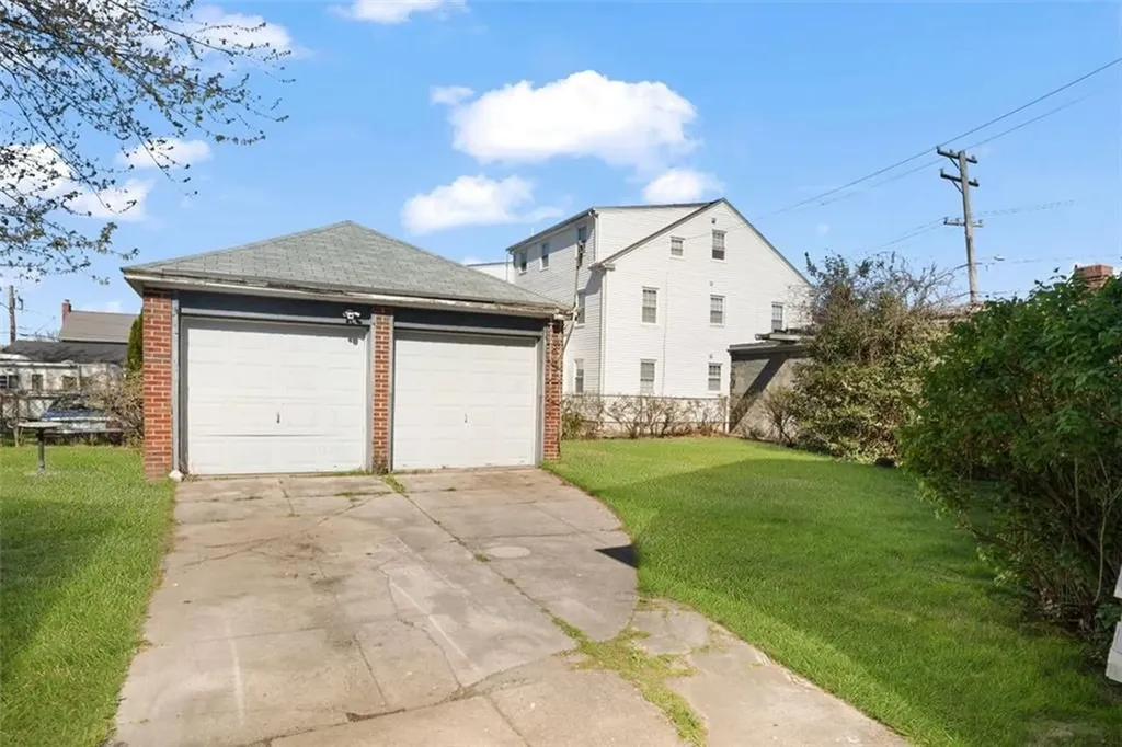 89 Burnside Street Cranston RI 02910