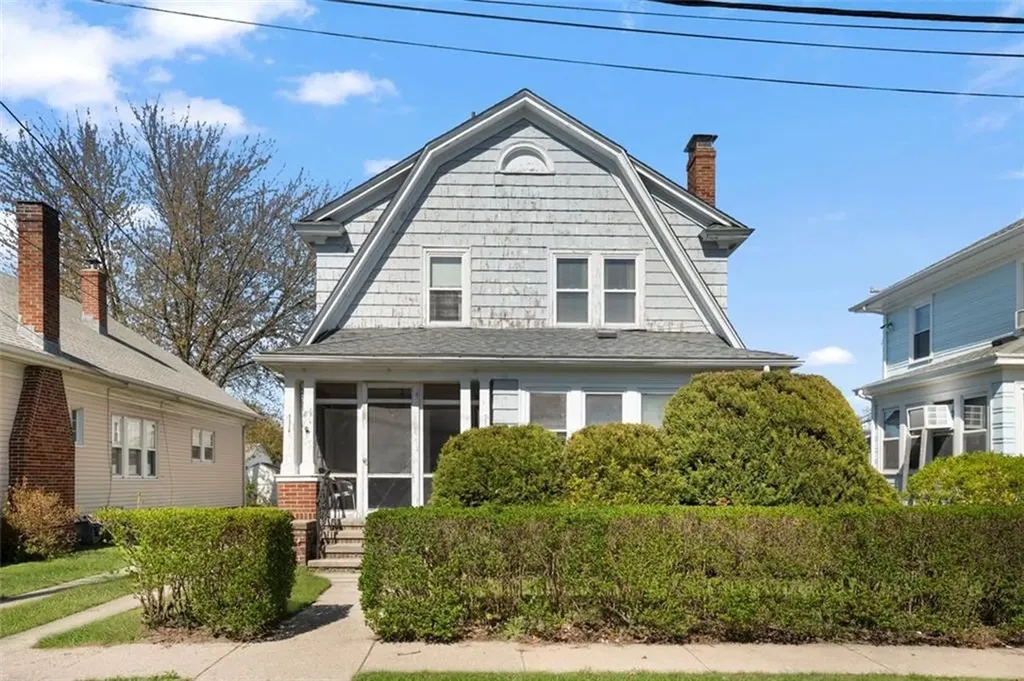 89 Burnside Street Cranston RI 02910