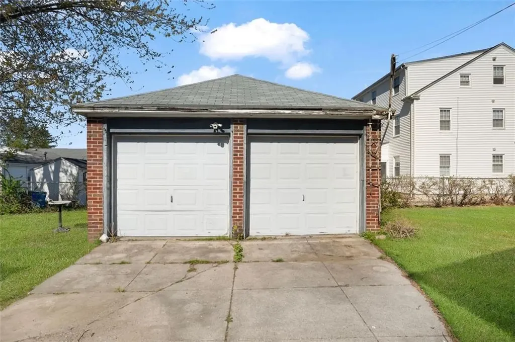 89 Burnside Street Cranston RI 02910