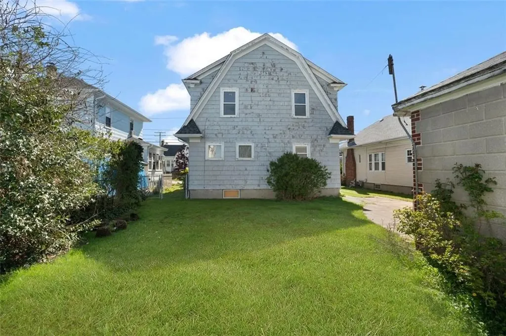 89 Burnside Street Cranston RI 02910