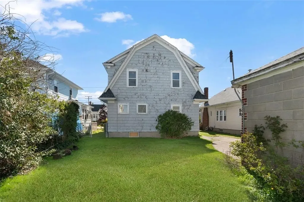 89 Burnside Street Cranston RI 02910