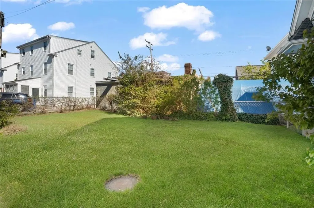 89 Burnside Street Cranston RI 02910