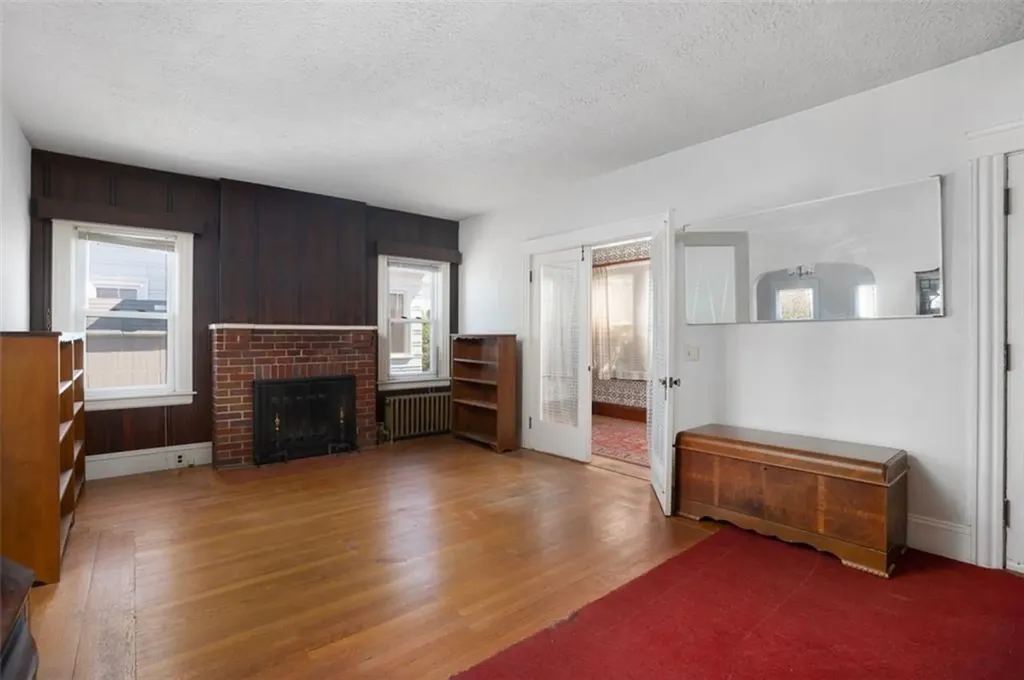 89 Burnside Street Cranston RI 02910