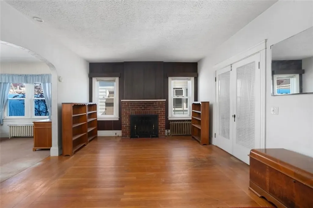 89 Burnside Street Cranston RI 02910