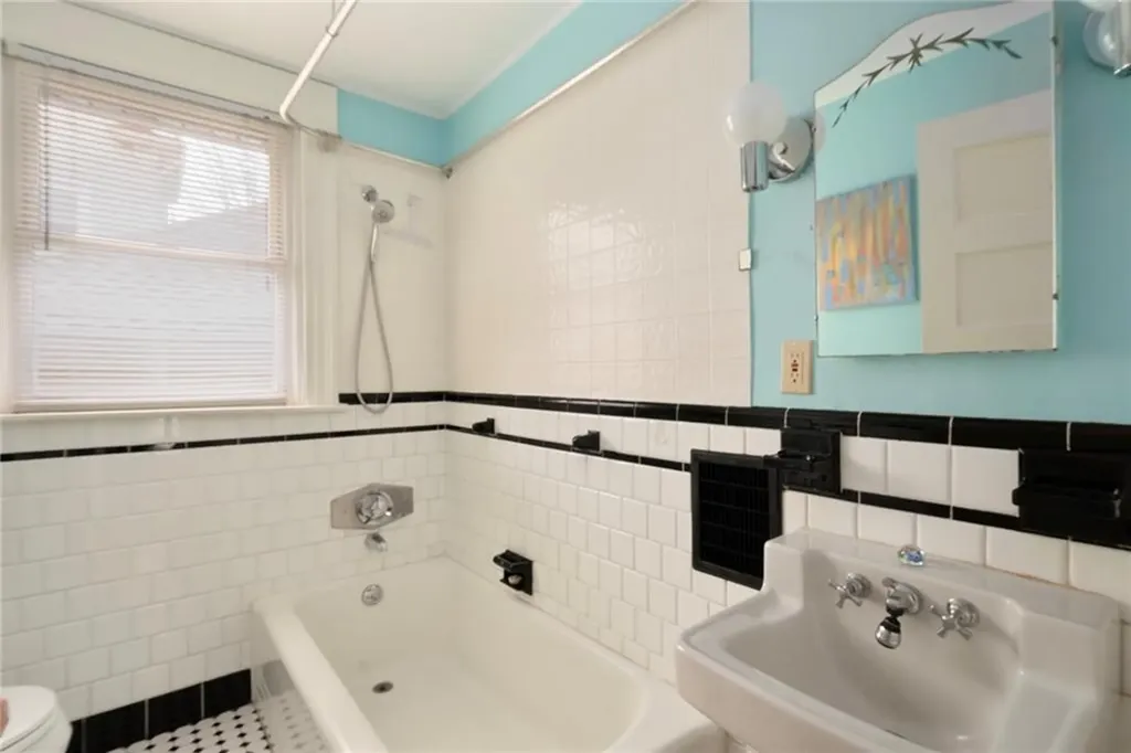 12 Lauriston Street Providence RI 02906