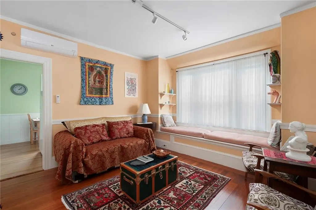 12 Lauriston Street Providence RI 02906