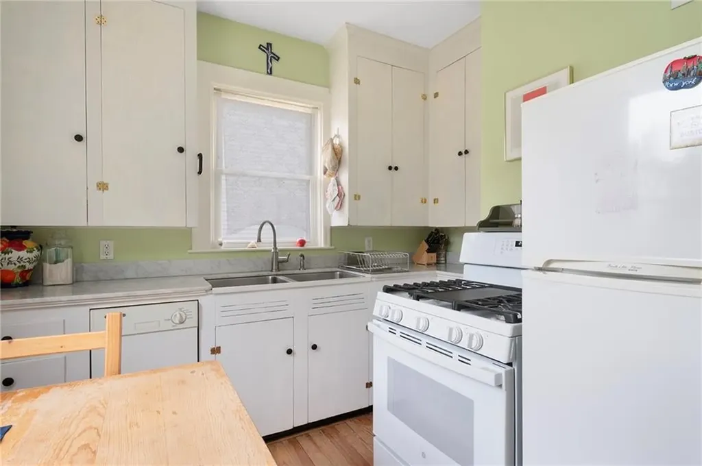 12 Lauriston Street Providence RI 02906