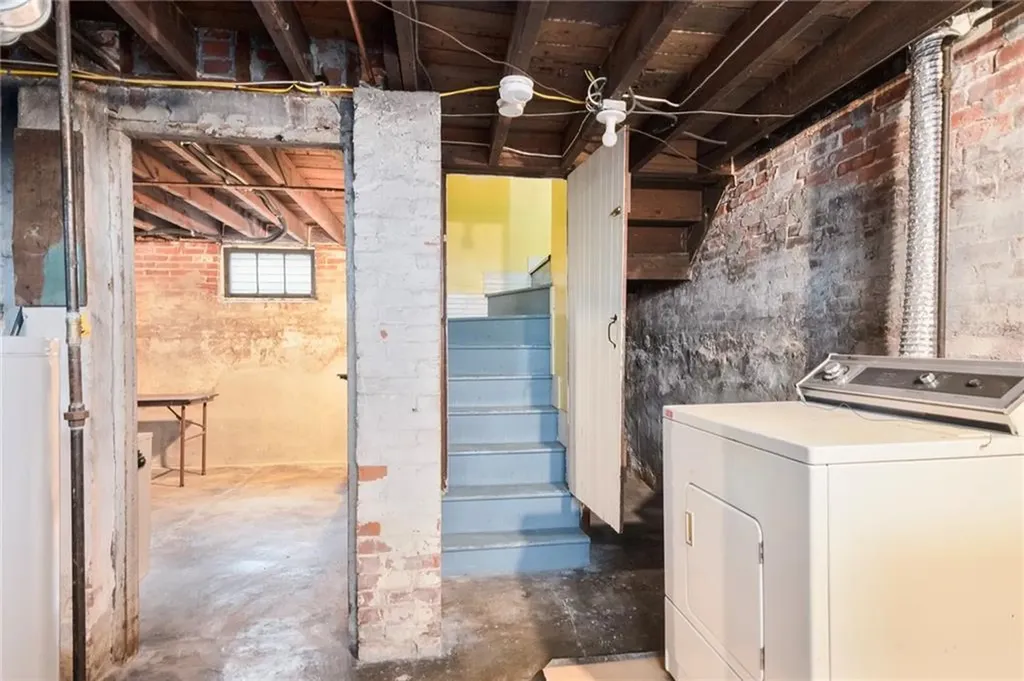 12 Lauriston Street Providence RI 02906