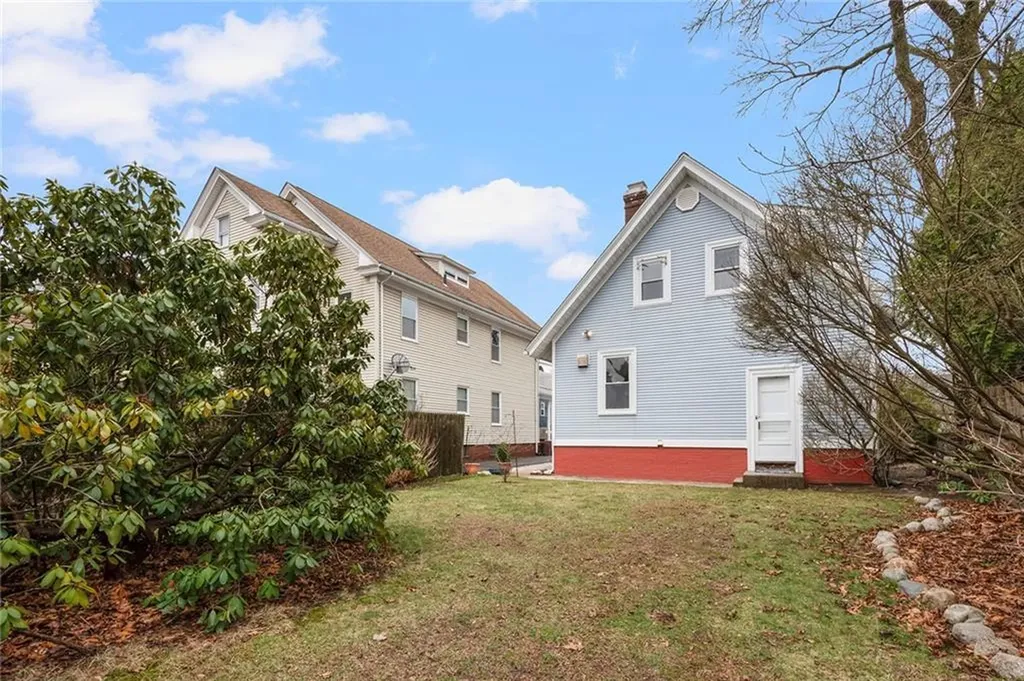 12 Lauriston Street Providence RI 02906