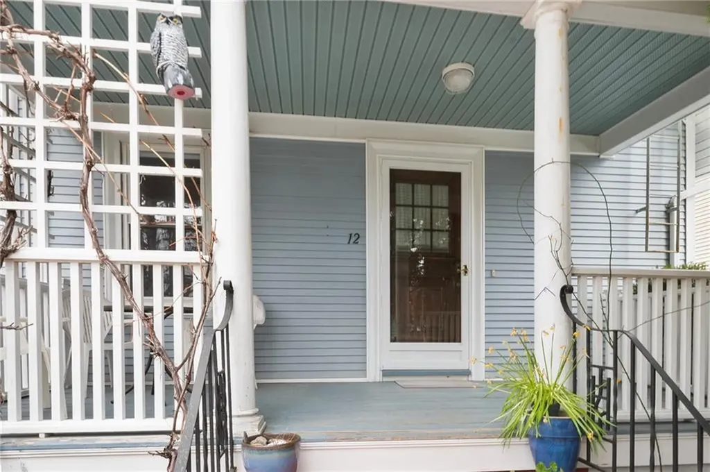12 Lauriston Street Providence RI 02906