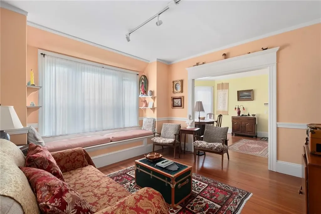12 Lauriston Street Providence RI 02906