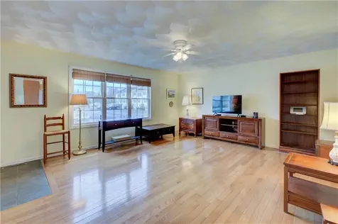 25 Hyde Avenue Pawtucket RI 02861
