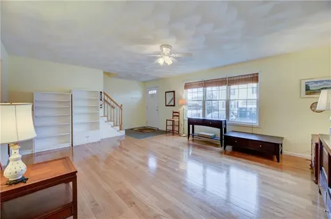25 Hyde Avenue Pawtucket RI 02861