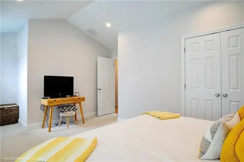 56 Mariner Way Middletown RI 02842