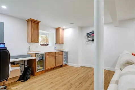 56 Mariner Way Middletown RI 02842