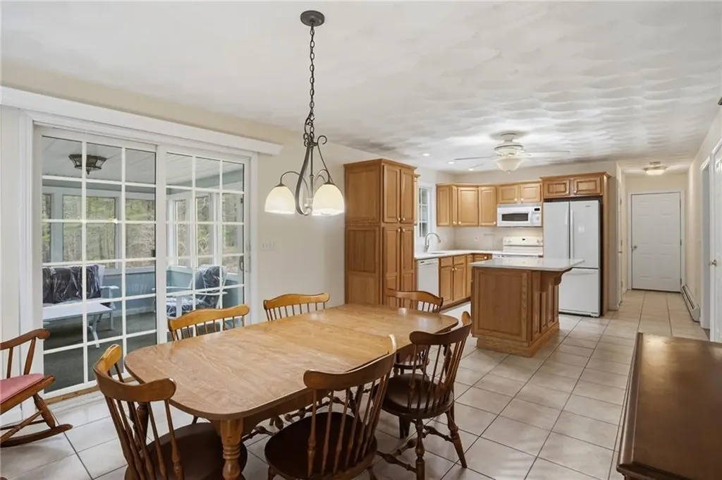 138 Dover Lane Richmond RI 02812