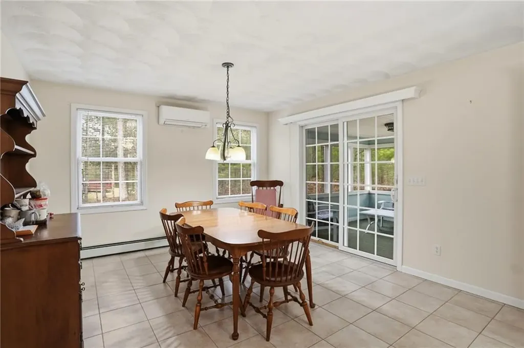 138 Dover Lane Richmond RI 02812