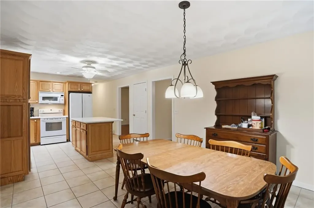 138 Dover Lane Richmond RI 02812