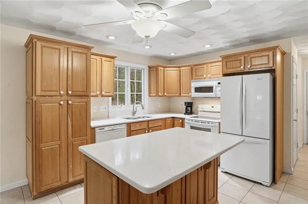 138 Dover Lane Richmond RI 02812