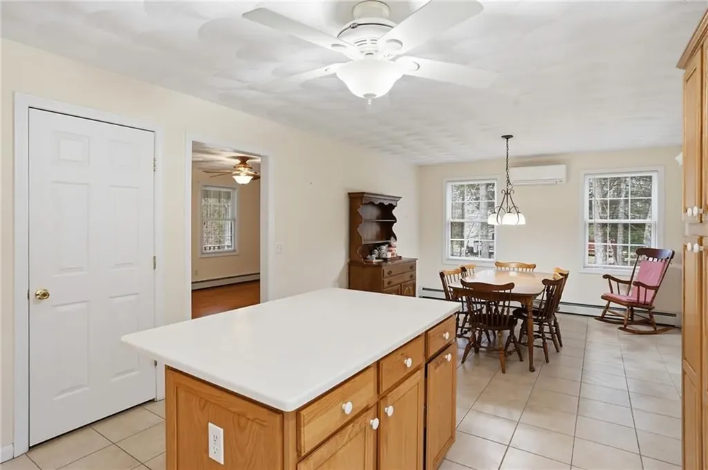138 Dover Lane Richmond RI 02812