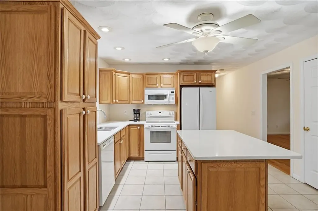 138 Dover Lane Richmond RI 02812
