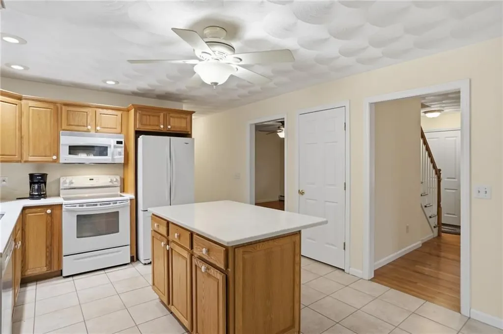 138 Dover Lane Richmond RI 02812
