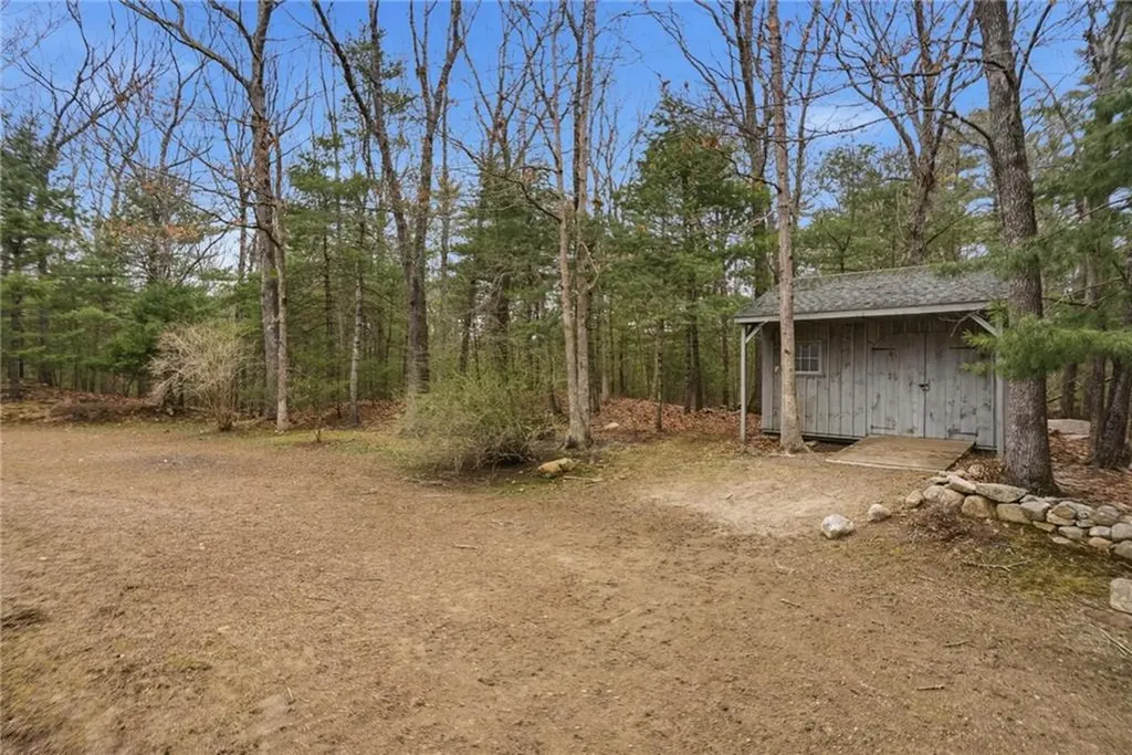 138 Dover Lane Richmond RI 02812