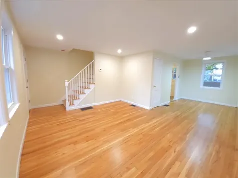 1 3 Shangri-la Lane Middletown RI 02842