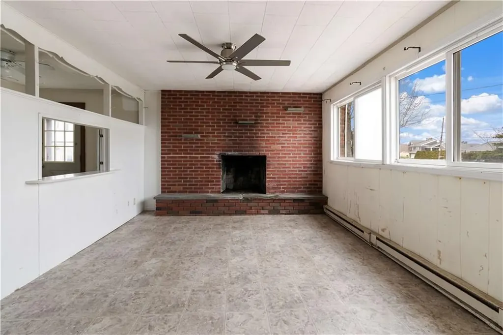 16 Rabbit Run Westerly RI 02891