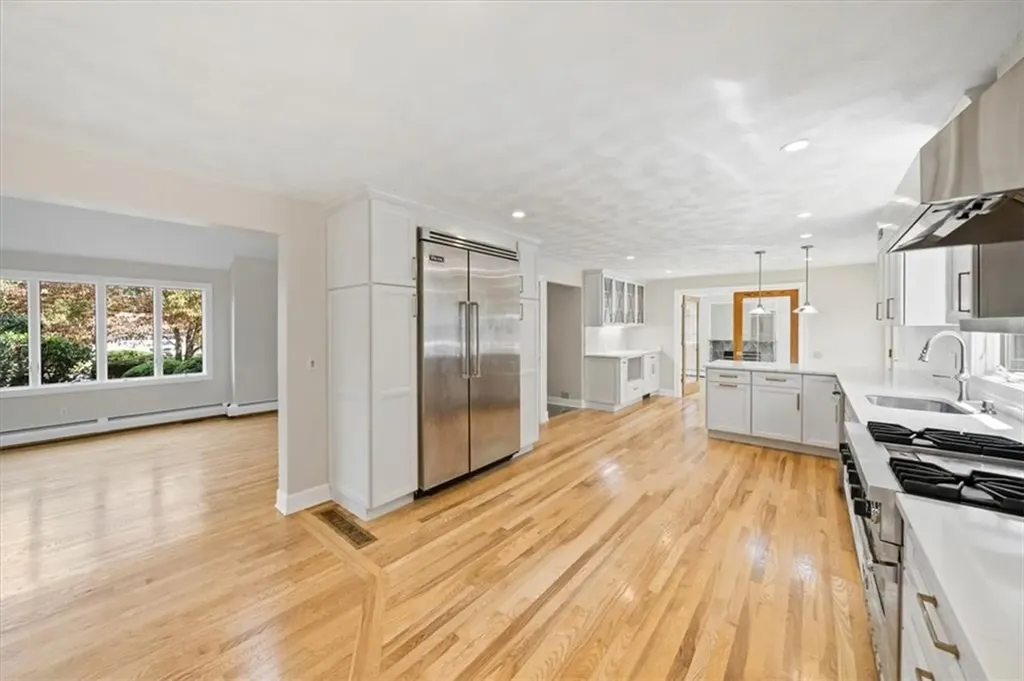 30 Dutchess Drive Cranston RI 02921