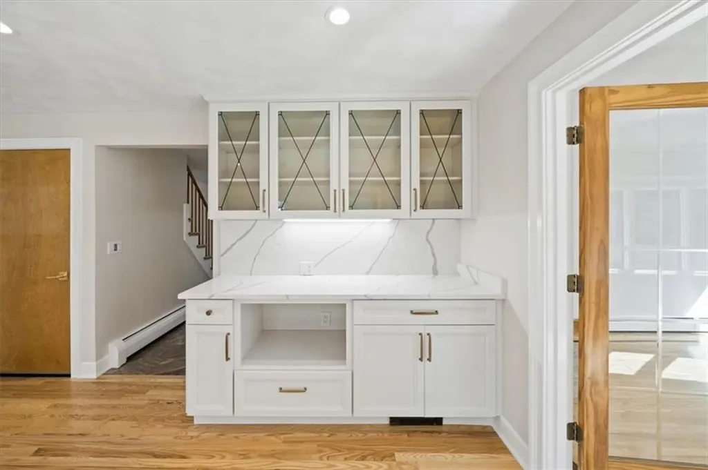 30 Dutchess Drive Cranston RI 02921