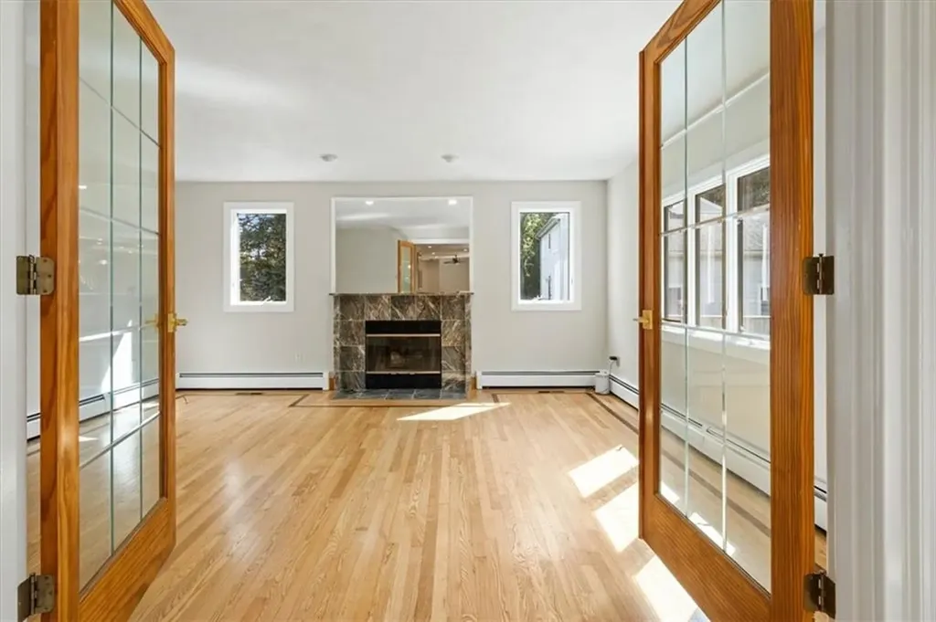 30 Dutchess Drive Cranston RI 02921