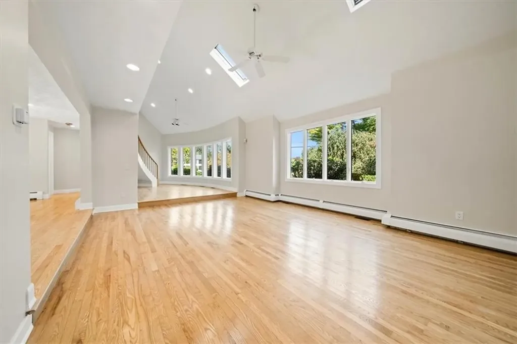 30 Dutchess Drive Cranston RI 02921