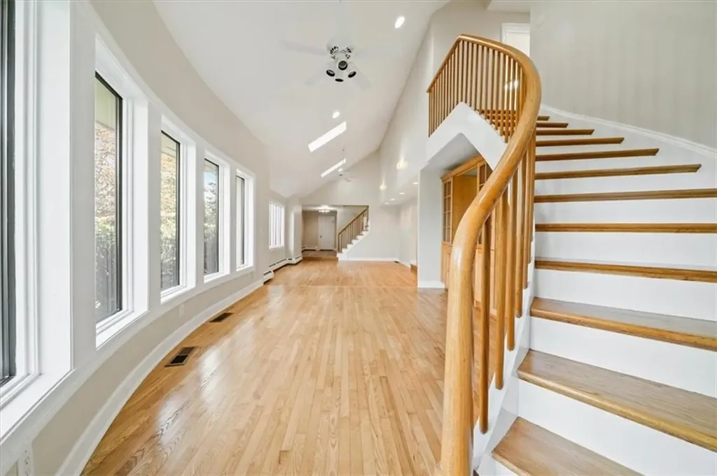 30 Dutchess Drive Cranston RI 02921