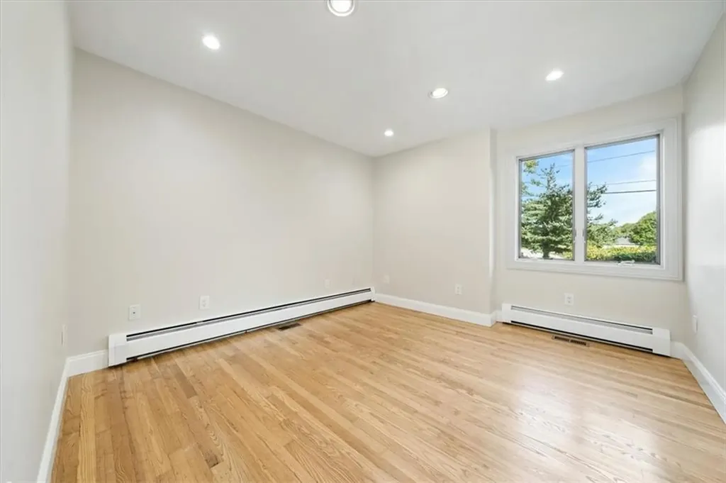 30 Dutchess Drive Cranston RI 02921