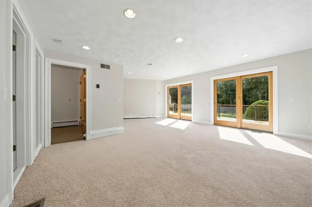 30 Dutchess Drive Cranston RI 02921