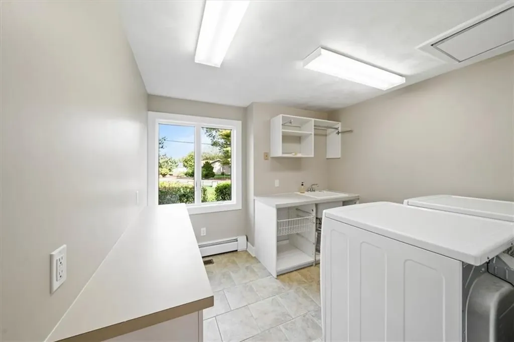 30 Dutchess Drive Cranston RI 02921