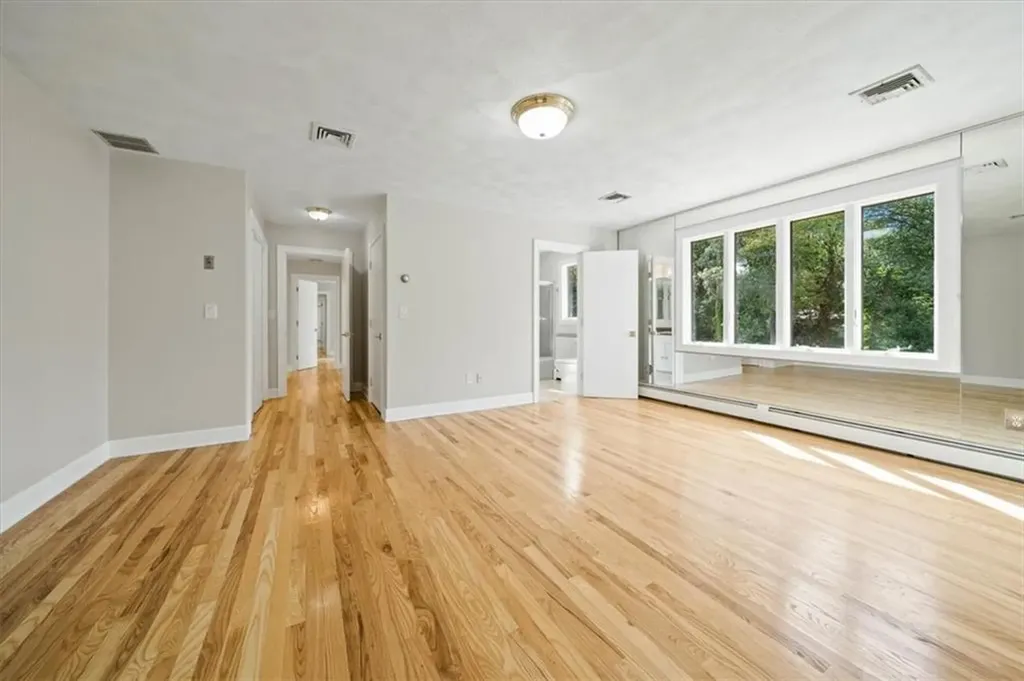 30 Dutchess Drive Cranston RI 02921