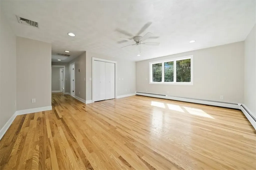 30 Dutchess Drive Cranston RI 02921