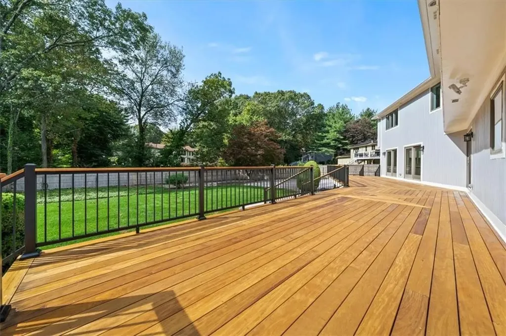 30 Dutchess Drive Cranston RI 02921