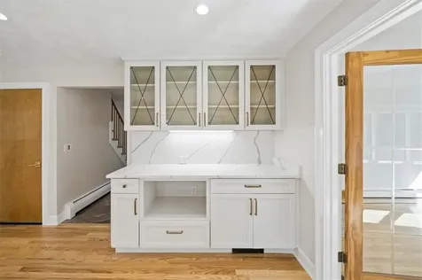 30 Dutchess Drive Cranston RI 02921