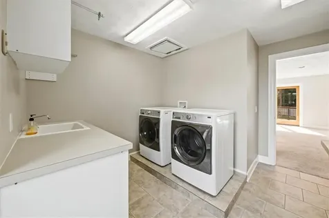 30 Dutchess Drive Cranston RI 02921