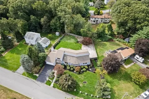 30 Dutchess Drive Cranston RI 02921