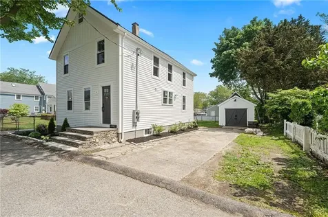 32 Richmond Street Bristol RI 02809
