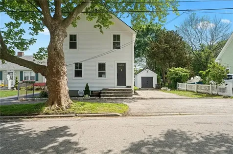 32 Richmond Street Bristol RI 02809