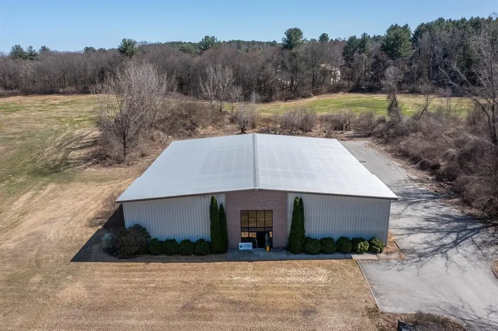 30 Crabtree Lane Woodstock CT 06281
