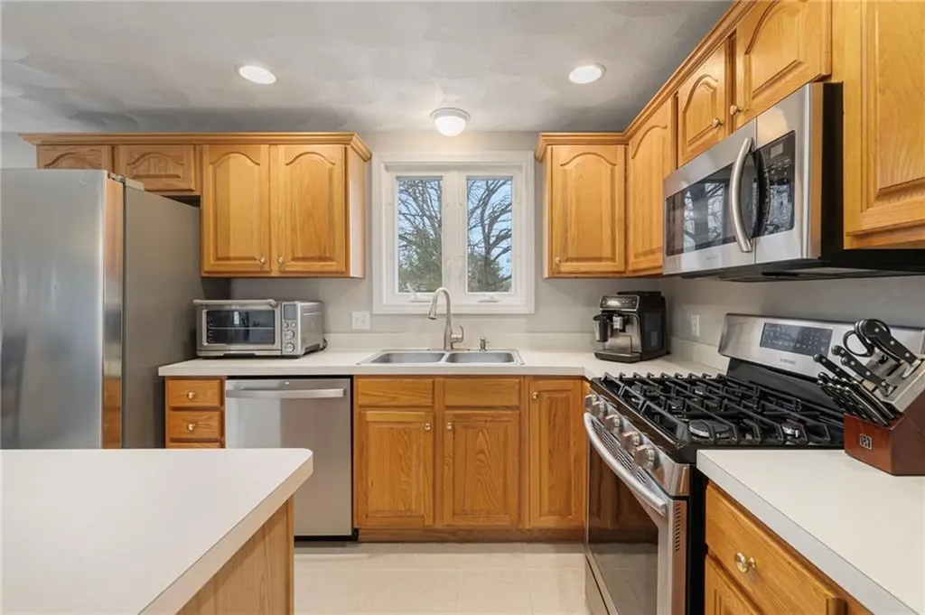 75 Macbeth Street Cranston RI 02920